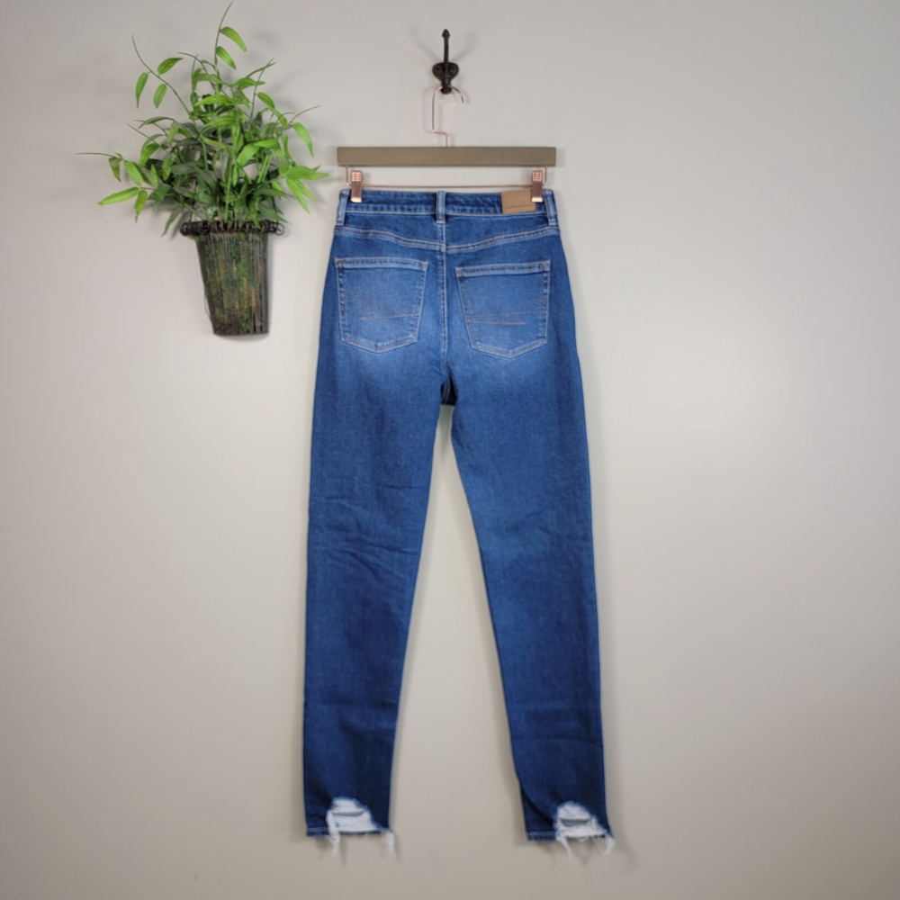 American Eagle Mom Jeans Hi Rise Medium Blue Wash Stretch Relaxed Fit AE 4 Long - Picture 10 of 12